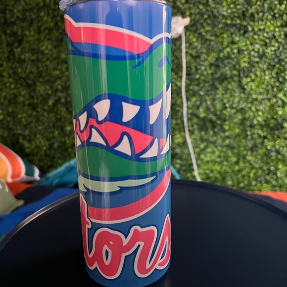 Gator 20oz Tumbler — Slightly discolored - Picture 5 of 6